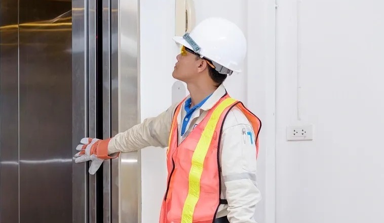 سرویس و تعمیر آسانسور در غرب تهران [معرفی بهترین شرکت های آسانسور]